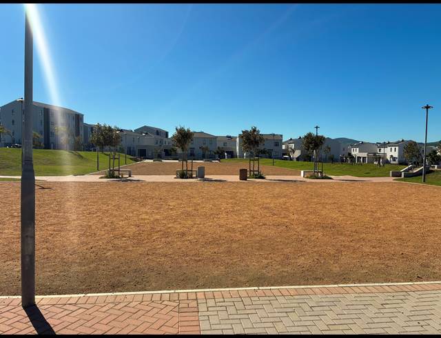 2 BEDROOM APARTMENT FOR SALE IN RIVERGATE